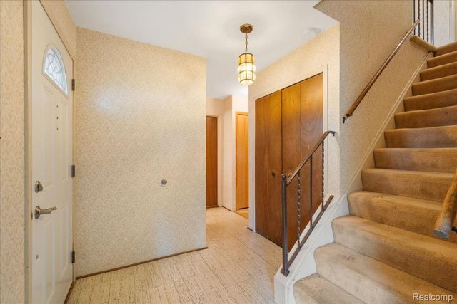 23370 Brandywynne Street, Southfield, MI 48033