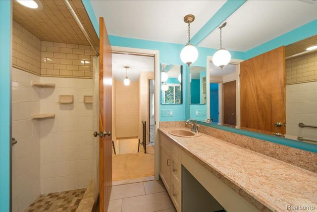23370 Brandywynne Street, Southfield, MI 48033