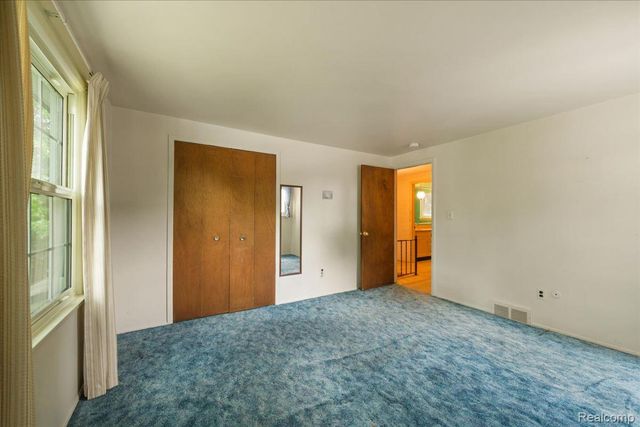 23370 Brandywynne Street, Southfield, MI 48033