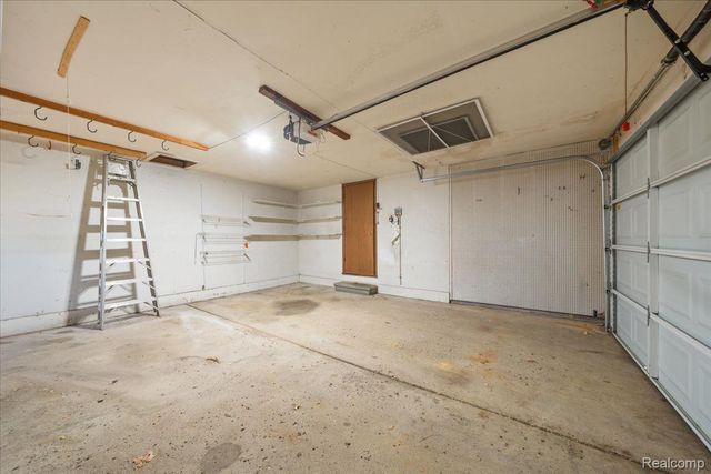 23370 Brandywynne Street, Southfield, MI 48033