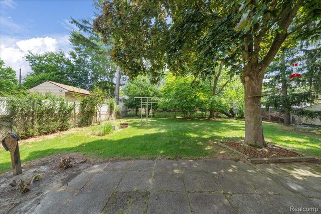 23370 Brandywynne Street, Southfield, MI 48033
