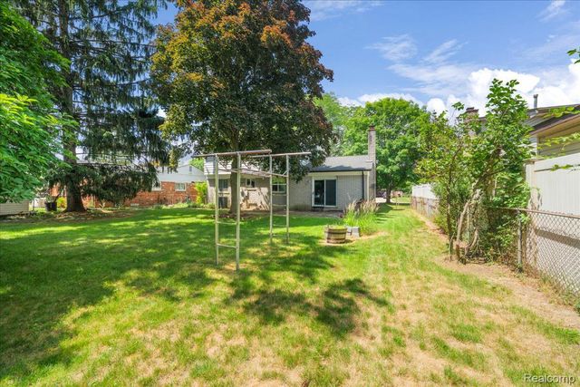 23370 Brandywynne Street, Southfield, MI 48033