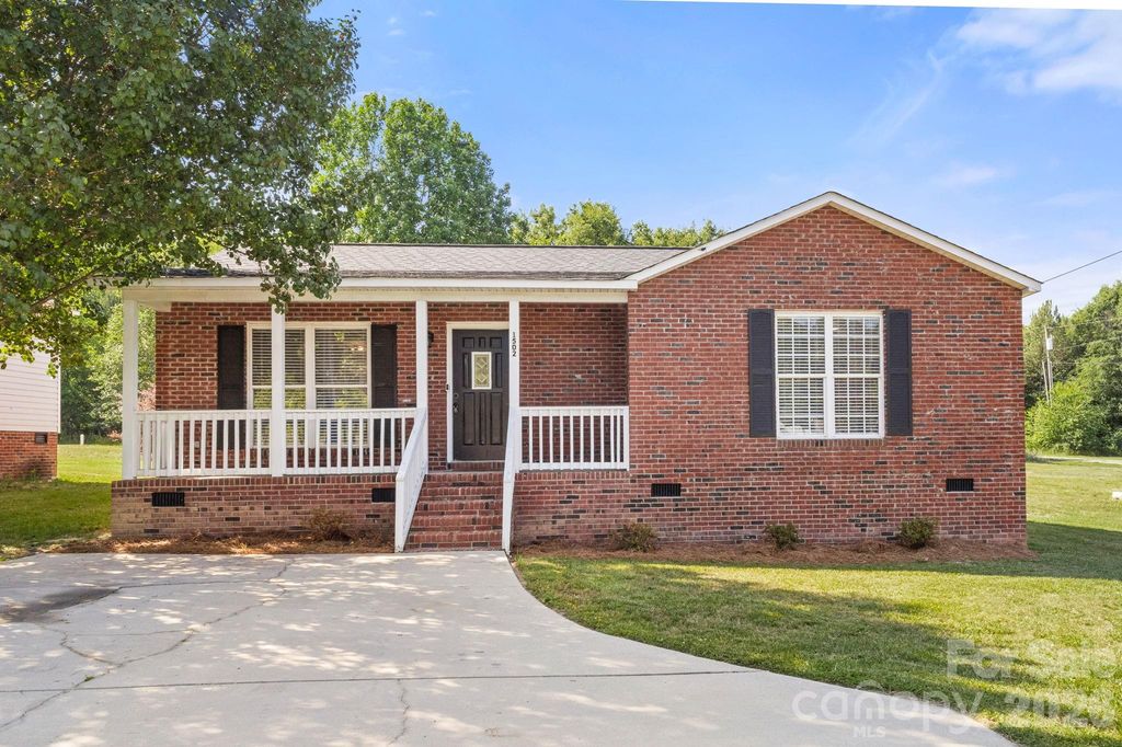 1502 E Main Street, Cherryville, NC 28021