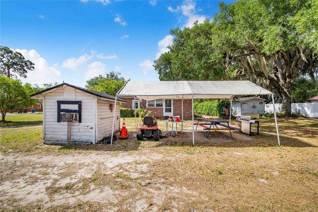 1104 LAKE AVENUE, Haines City, FL 33844