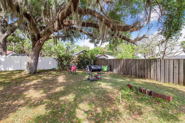 1104 LAKE AVENUE, Haines City, FL 33844