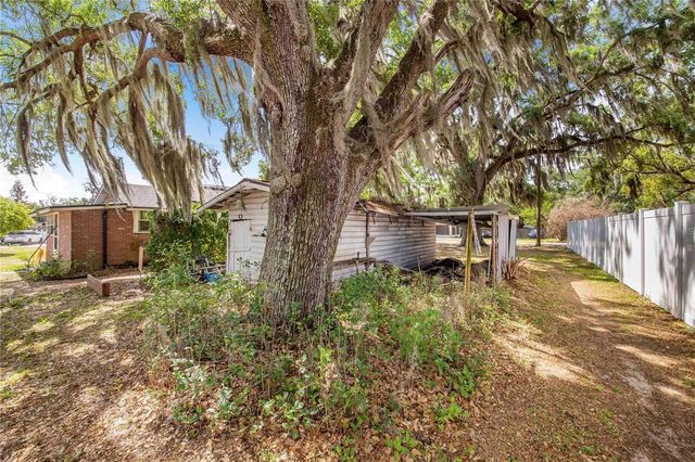 1104 LAKE AVENUE, Haines City, FL 33844