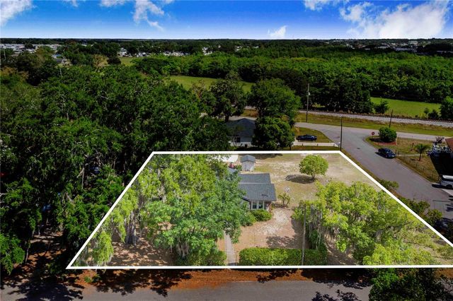 1104 LAKE AVENUE, Haines City, FL 33844