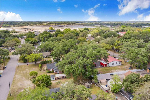 1104 LAKE AVENUE, Haines City, FL 33844