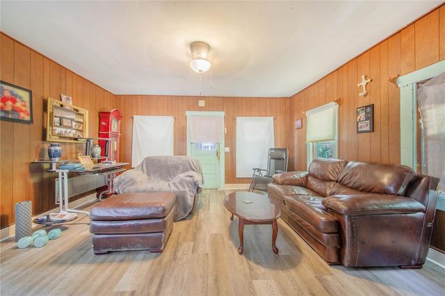 1104 LAKE AVENUE, Haines City, FL 33844