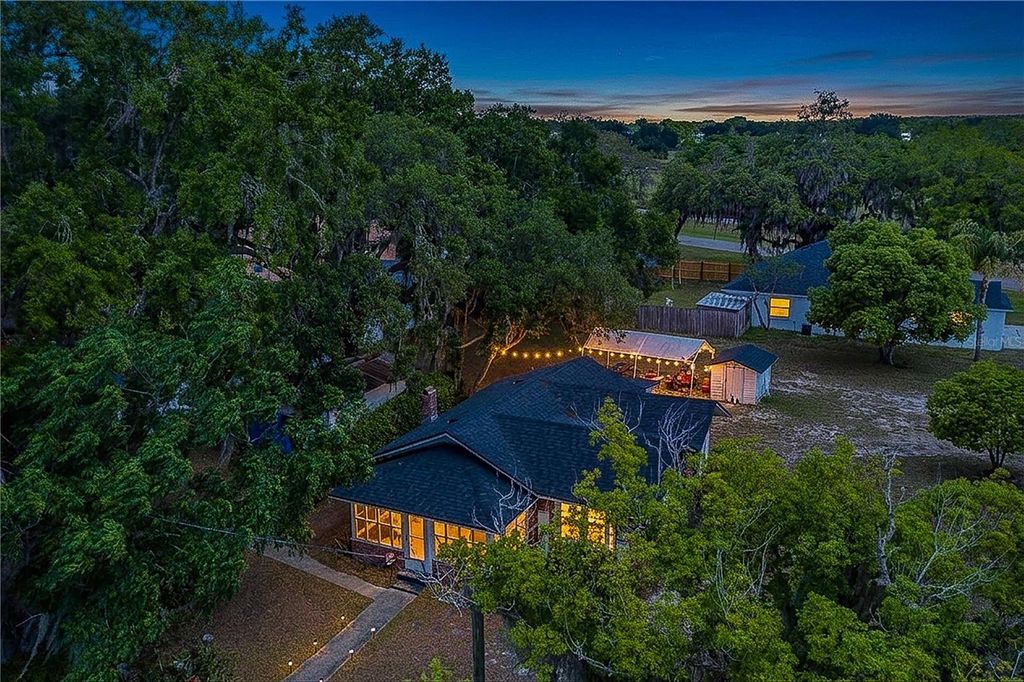 1104 LAKE AVENUE, Haines City, FL 33844