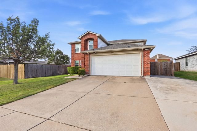 5312 Emmeryville Lane, Fort Worth, TX 76244