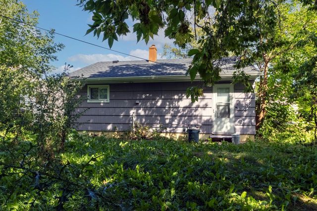 5713 N 61st STREET, Milwaukee, WI 53218