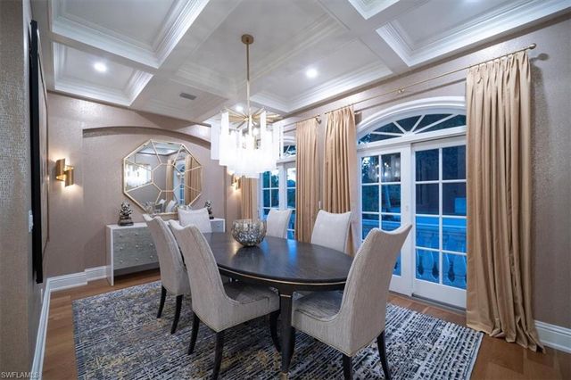33 3RD ST S, Naples, FL 34102