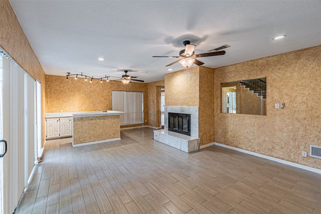 8808 Sylvan Court, Fort Worth, TX 76120