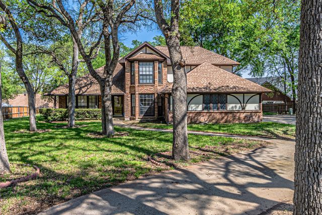 8808 Sylvan Court, Fort Worth, TX 76120