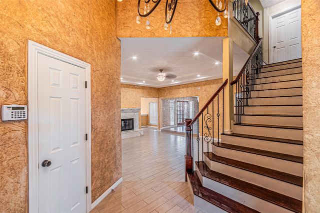 8808 Sylvan Court, Fort Worth, TX 76120