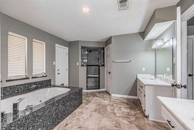 8808 Sylvan Court, Fort Worth, TX 76120