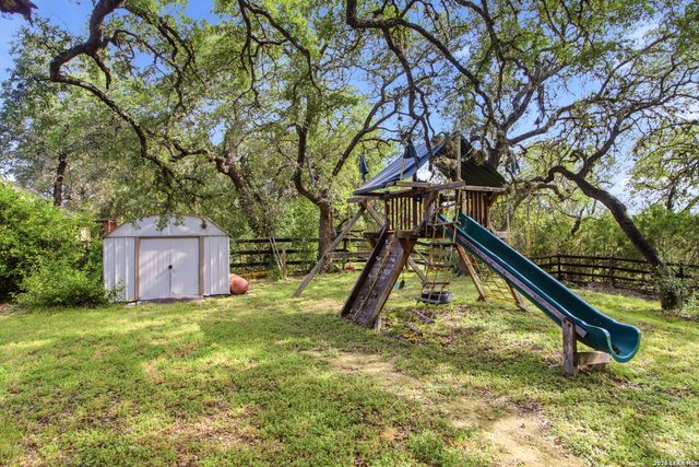 157 Park Road, Bandera, TX 78003