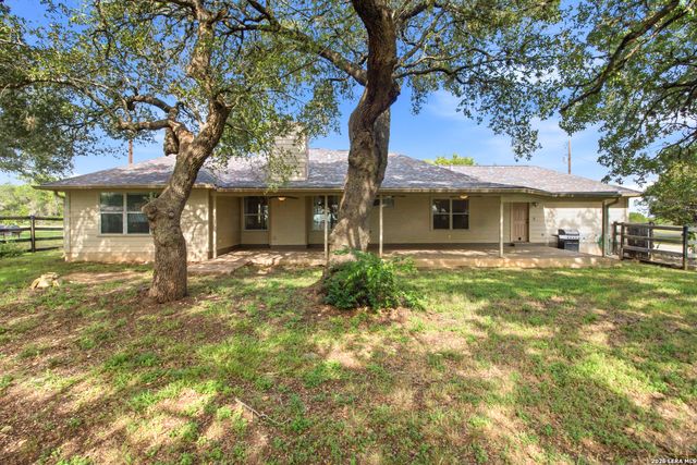 157 Park Road, Bandera, TX 78003