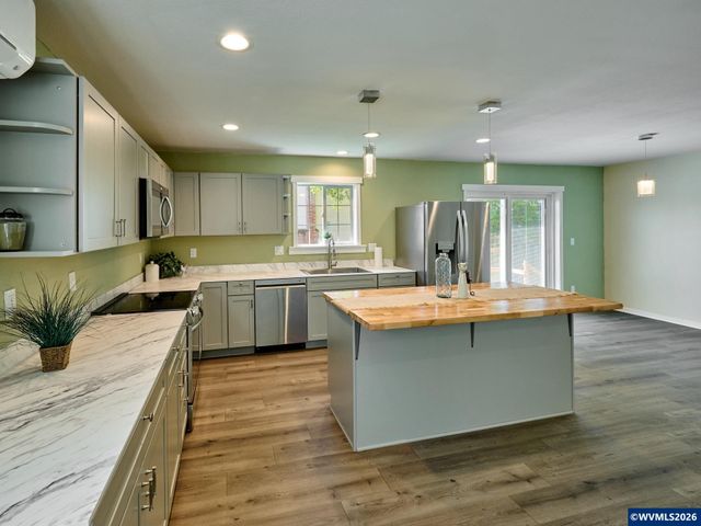 408 Clara Ct NE, Salem, OR 97301