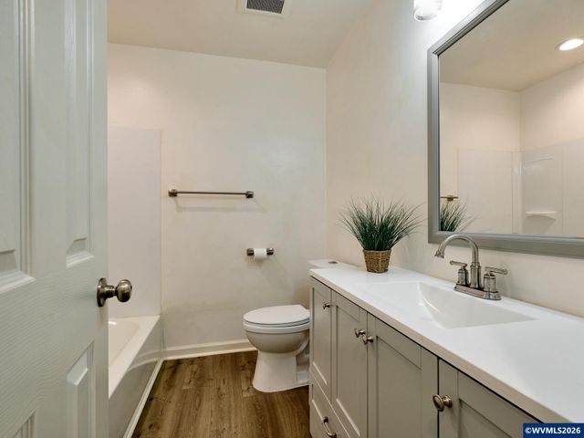 408 Clara Ct NE, Salem, OR 97301