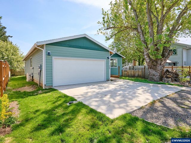 408 Clara Ct NE, Salem, OR 97301