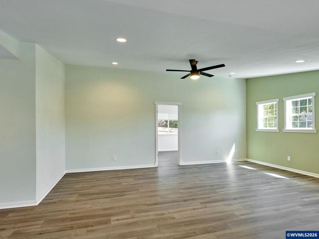 408 Clara Ct NE, Salem, OR 97301