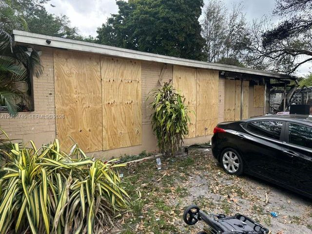 3910 SW 34th Ave, West Park, FL 33023