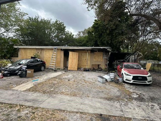 3910 SW 34th Ave, West Park, FL 33023