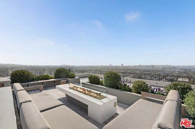1100 Alta Loma Road 1002, West Hollywood, CA 90069