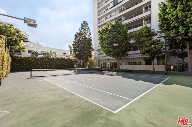 1100 Alta Loma Road 1002, West Hollywood, CA 90069