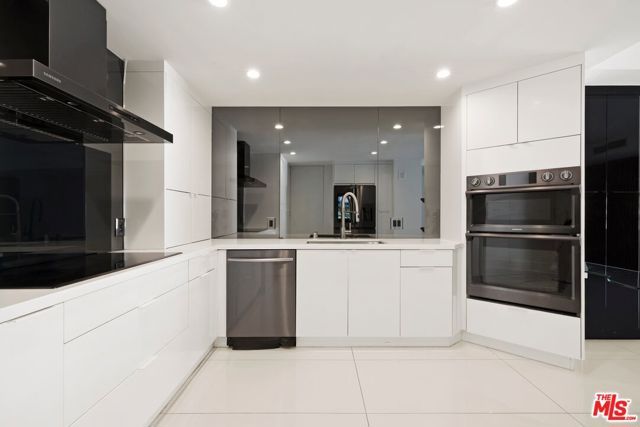 1100 Alta Loma Road 1002, West Hollywood, CA 90069