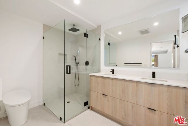1100 Alta Loma Road 1002, West Hollywood, CA 90069
