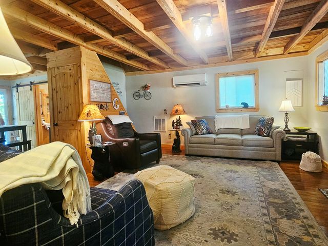 425 Turkey Ridge Road, Wellington, KY 40387