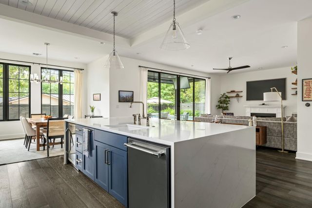 2701 Richcreek RD, Austin, TX 78757