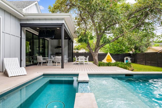 2701 Richcreek RD, Austin, TX 78757