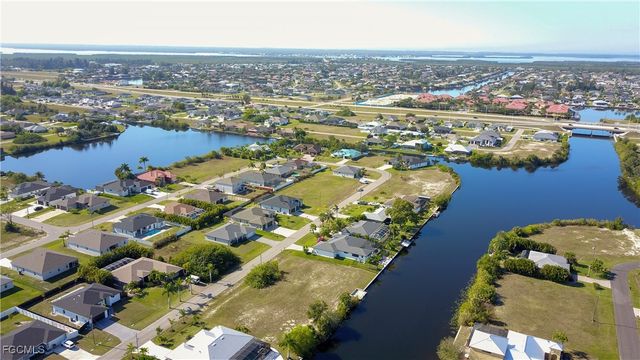 2905 SW 2nd TER, Cape Coral, FL 33991