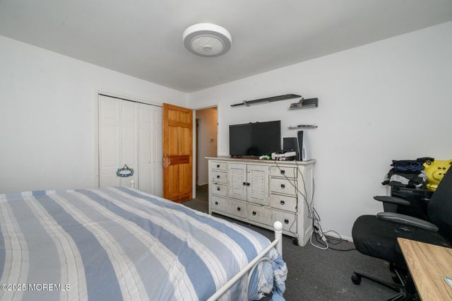 25 Highland Drive, Manalapan, NJ 07726