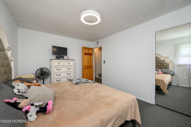 25 Highland Drive, Manalapan, NJ 07726