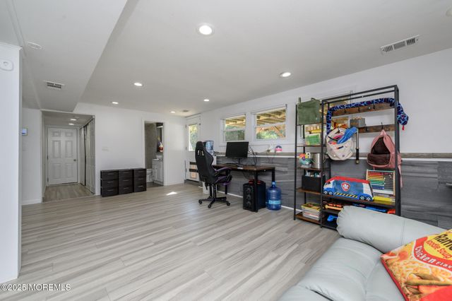 25 Highland Drive, Manalapan, NJ 07726