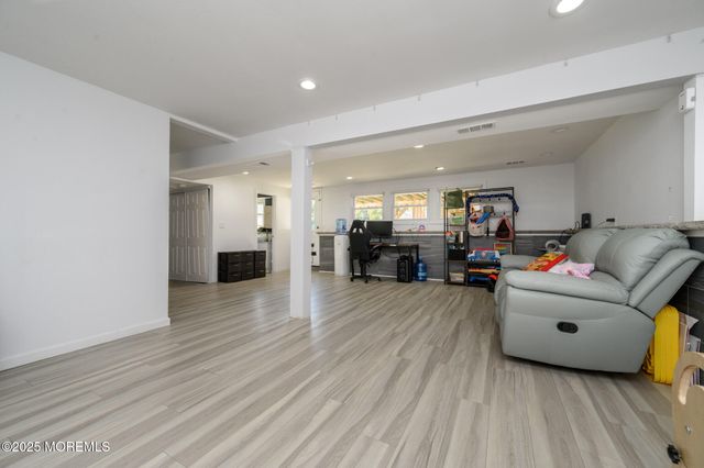 25 Highland Drive, Manalapan, NJ 07726