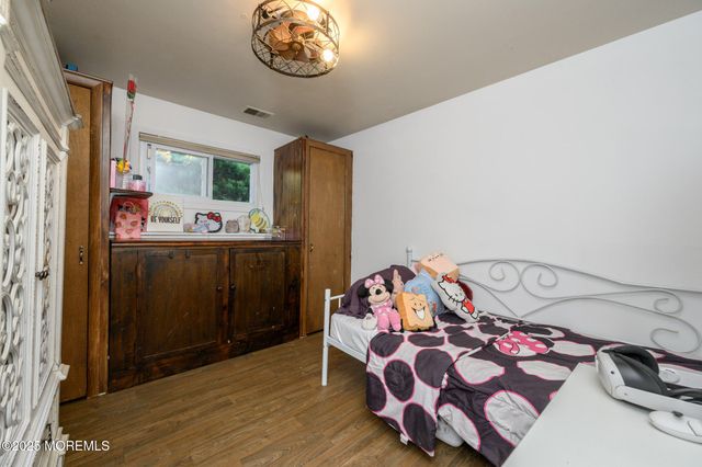 25 Highland Drive, Manalapan, NJ 07726