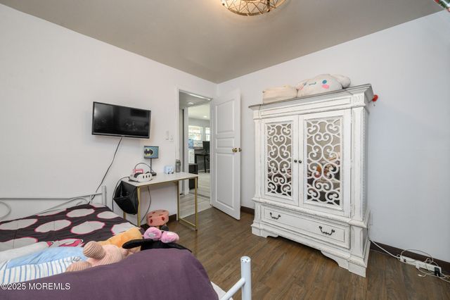 25 Highland Drive, Manalapan, NJ 07726