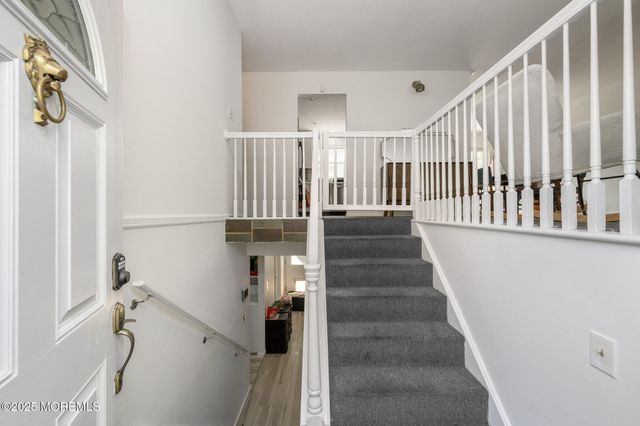 25 Highland Drive, Manalapan, NJ 07726