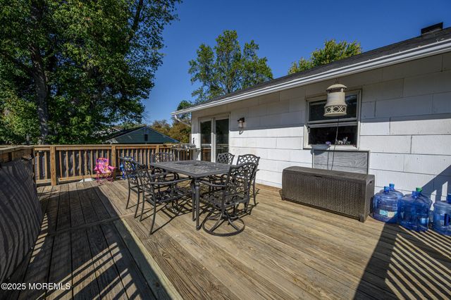 25 Highland Drive, Manalapan, NJ 07726