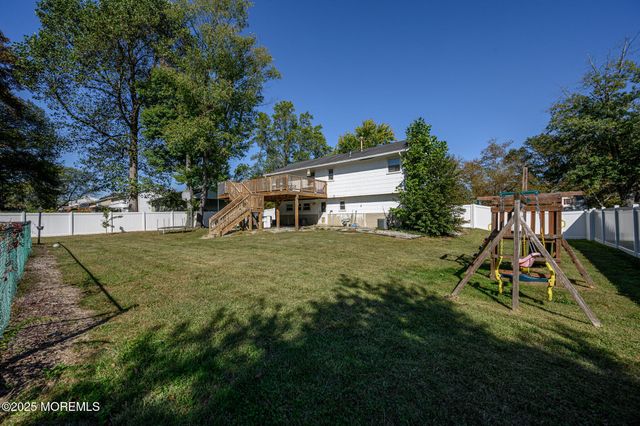 25 Highland Drive, Manalapan, NJ 07726