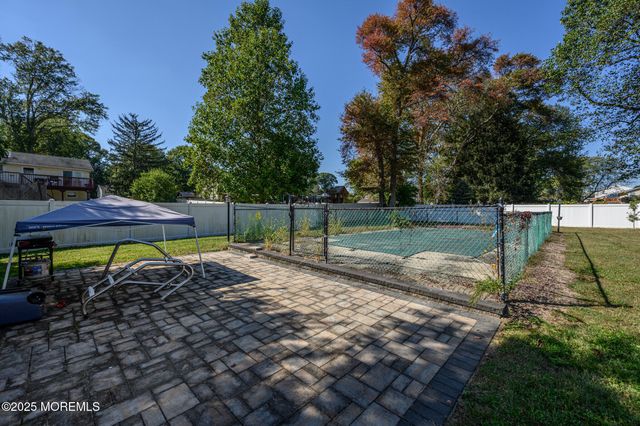 25 Highland Drive, Manalapan, NJ 07726