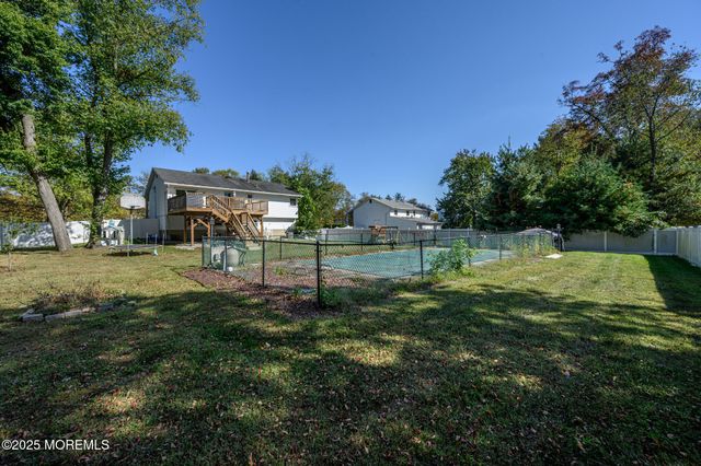 25 Highland Drive, Manalapan, NJ 07726