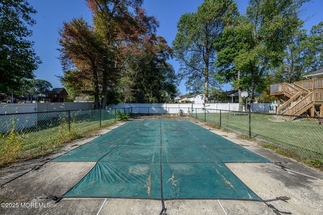 25 Highland Drive, Manalapan, NJ 07726