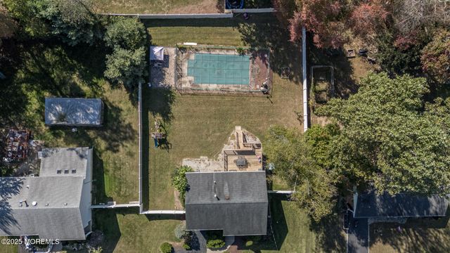 25 Highland Drive, Manalapan, NJ 07726